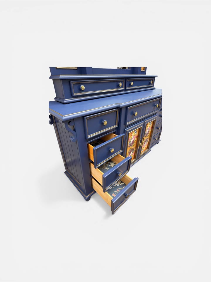 Redouté en bleu dresser / credenza with mirror