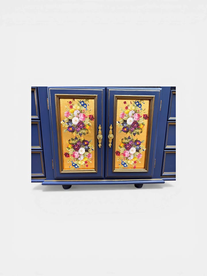 Redouté en bleu dresser / credenza with mirror